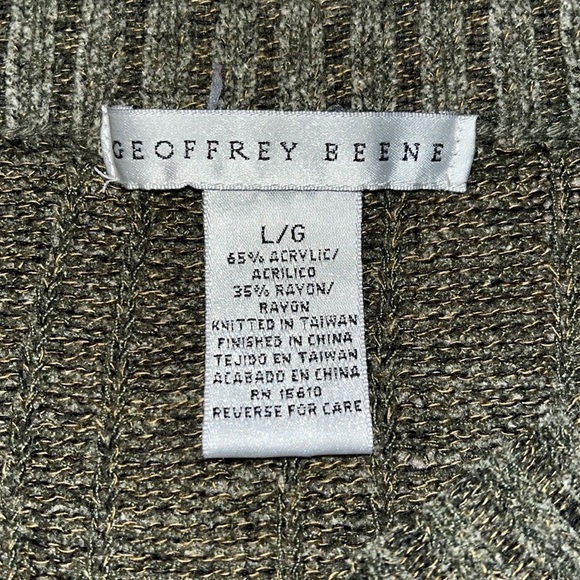 Geoffrey Benne Green V-Neck Sweater - Picture 7 of 9